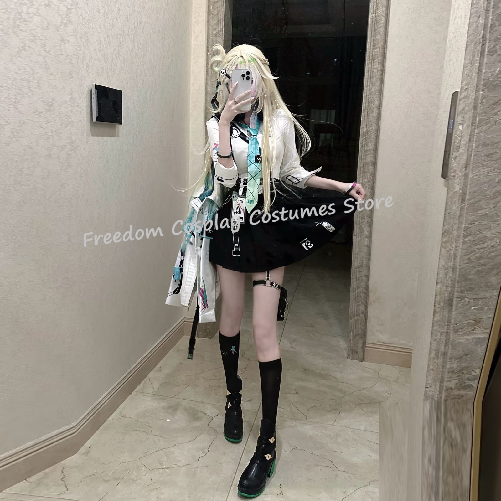 Costume cosplay Lynae del gioc - Party Games School recensione e prezzo